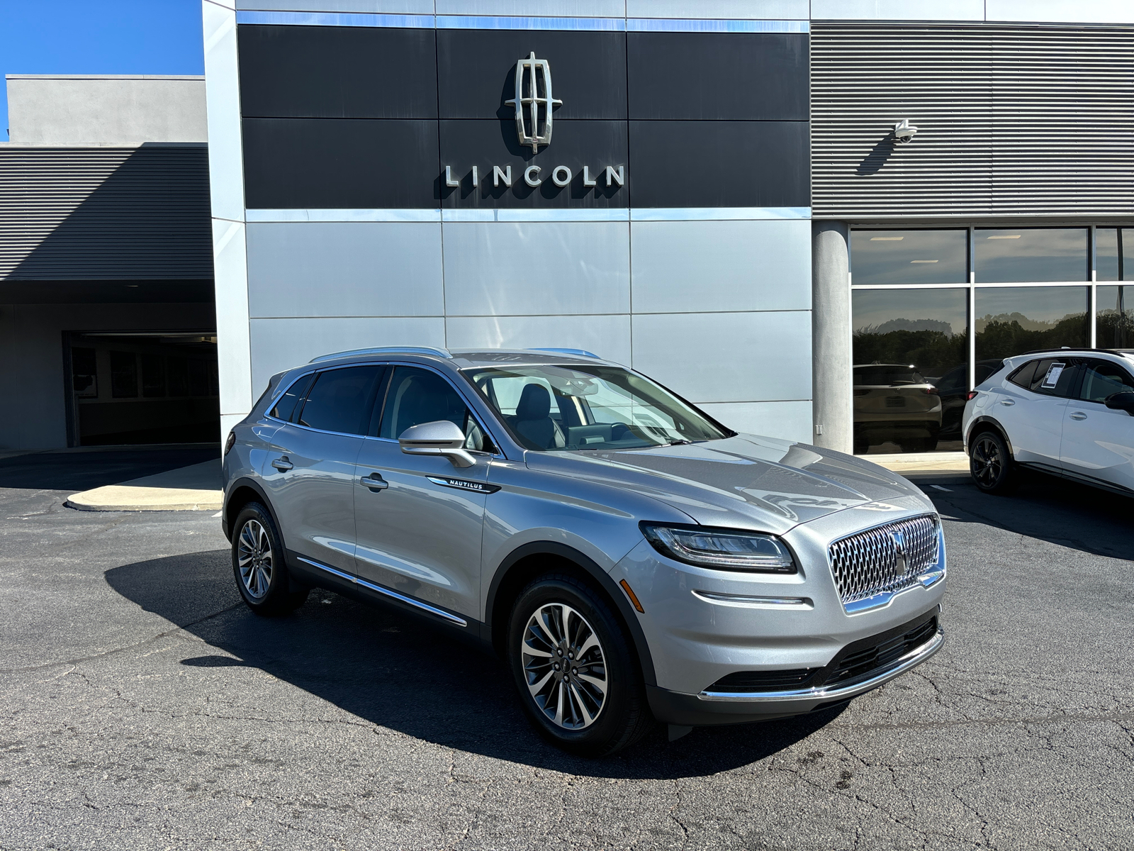 2021 Lincoln Nautilus Standard 1