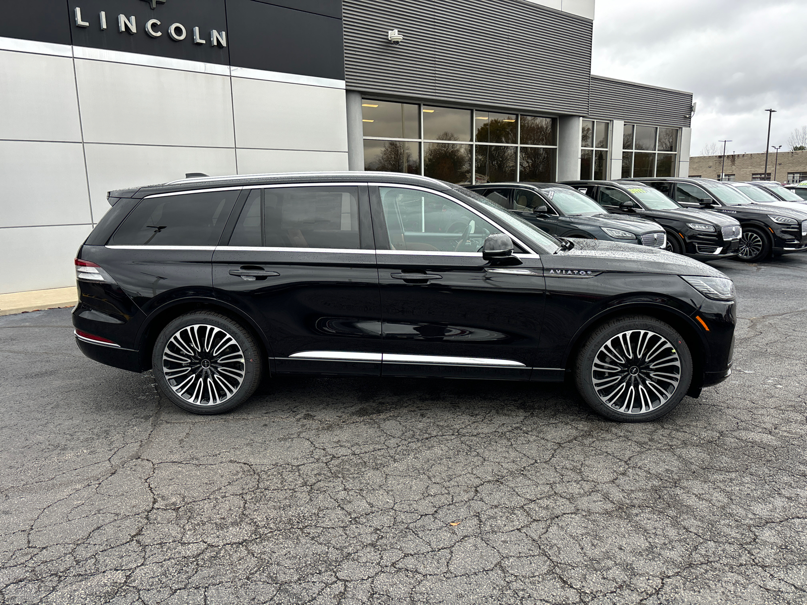 2025 Lincoln Aviator Black Label 8