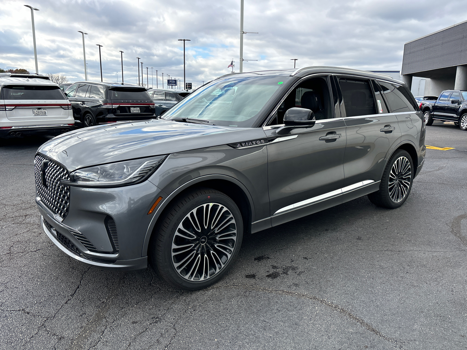 2025 Lincoln Aviator Black Label 3