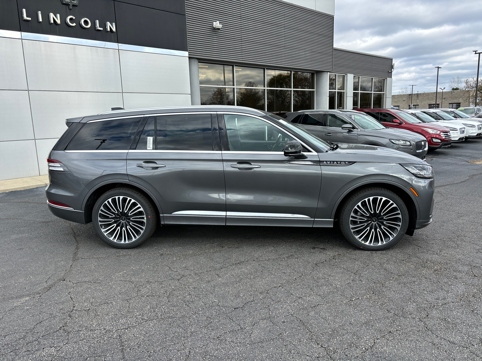 2025 Lincoln Aviator Black Label 8