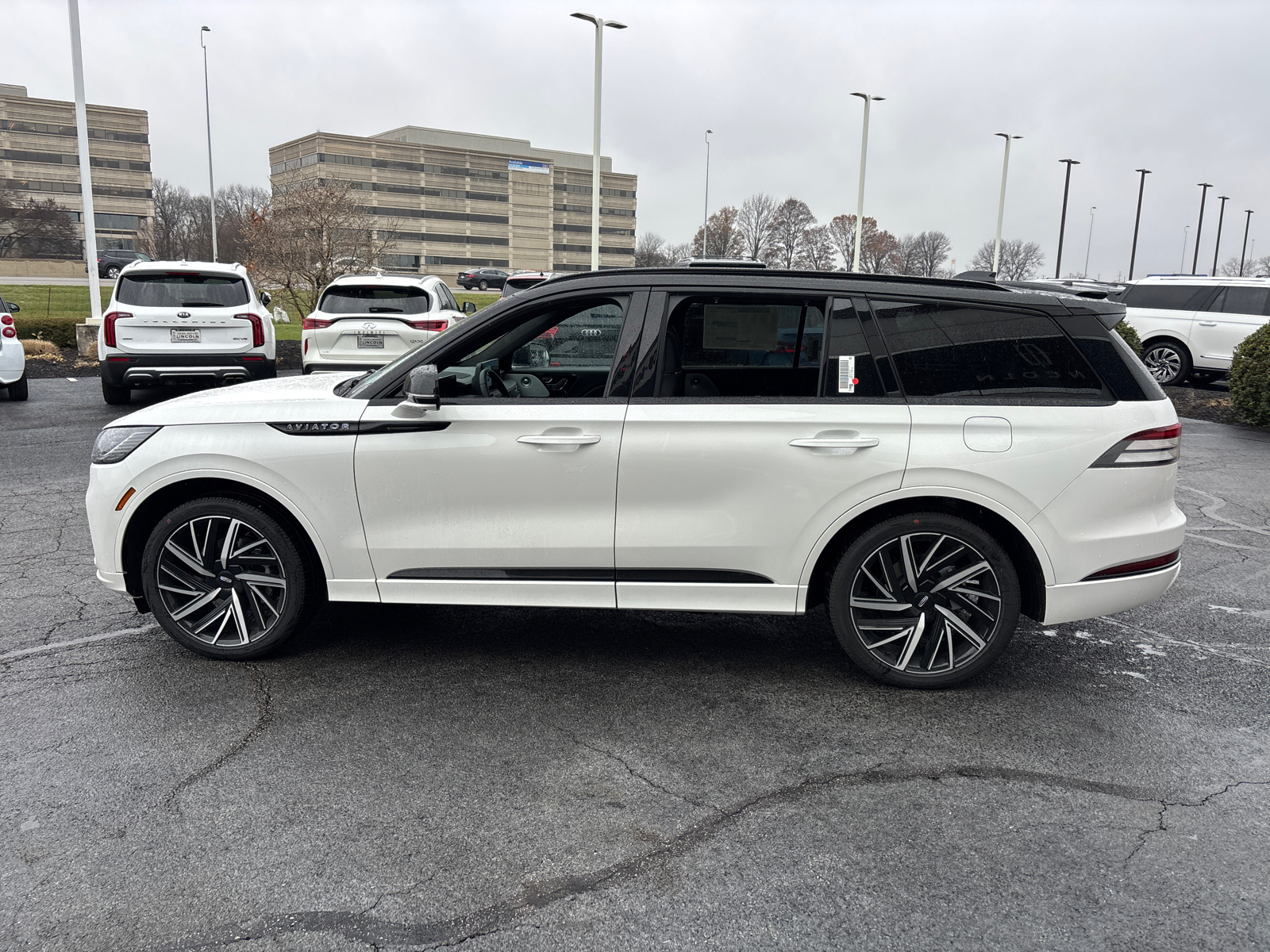 2025 Lincoln Aviator Black Label 4