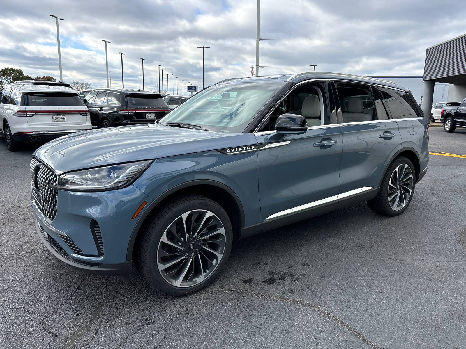 2025 Lincoln Aviator Reserve 3