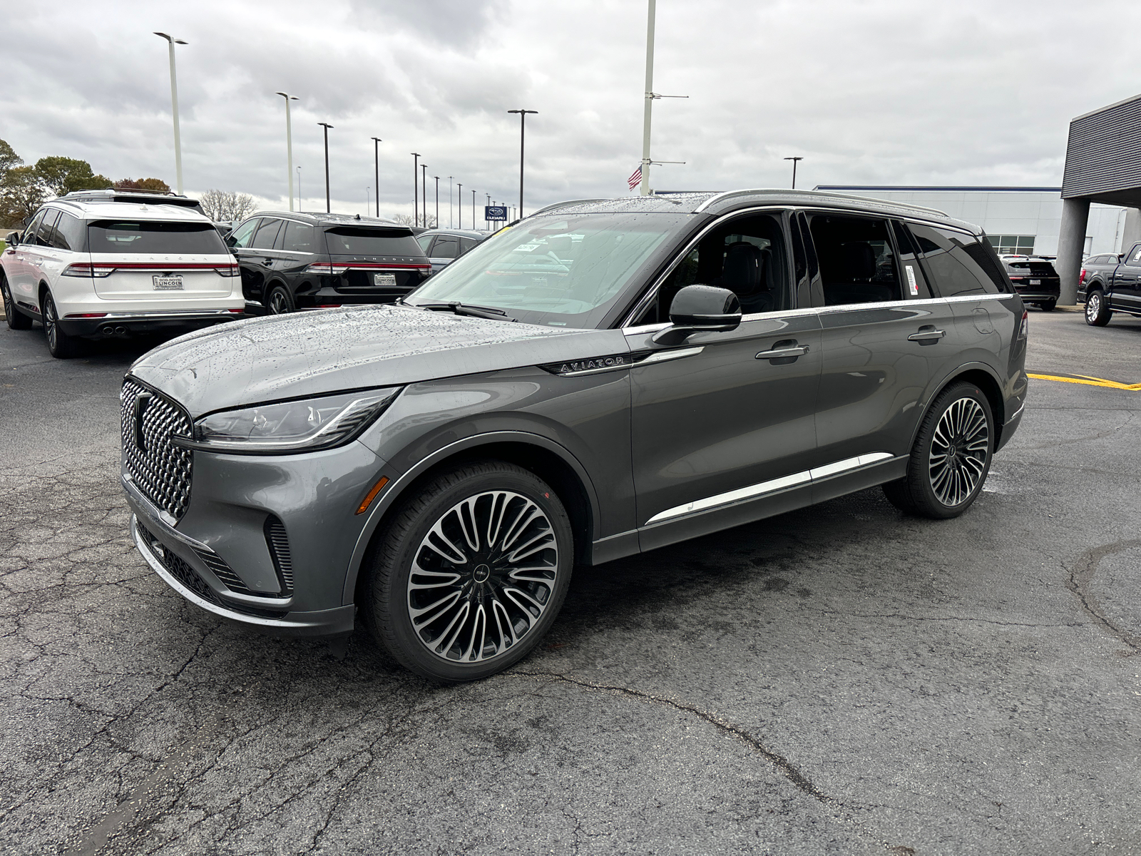 2025 Lincoln Aviator Black Label 3