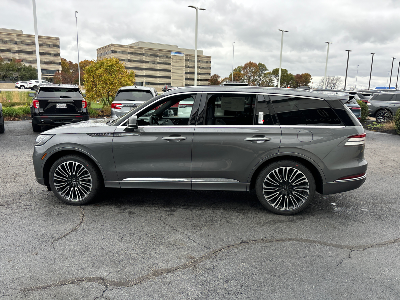 2025 Lincoln Aviator Black Label 4