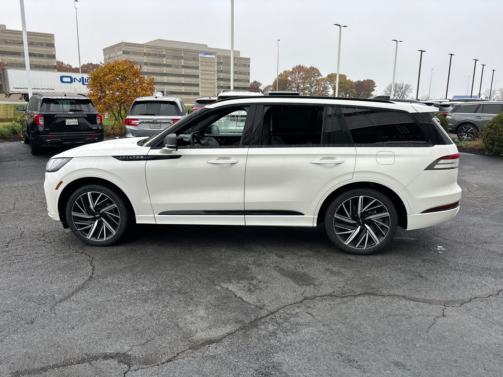 2025 Lincoln Aviator Black Label 4