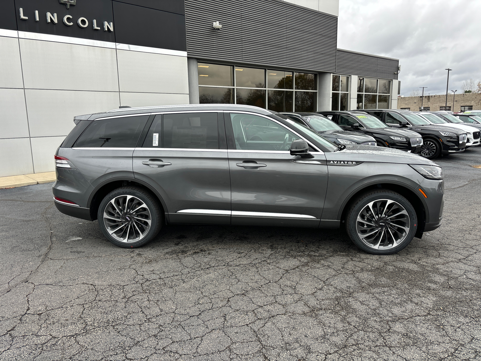 2025 Lincoln Aviator Reserve 8