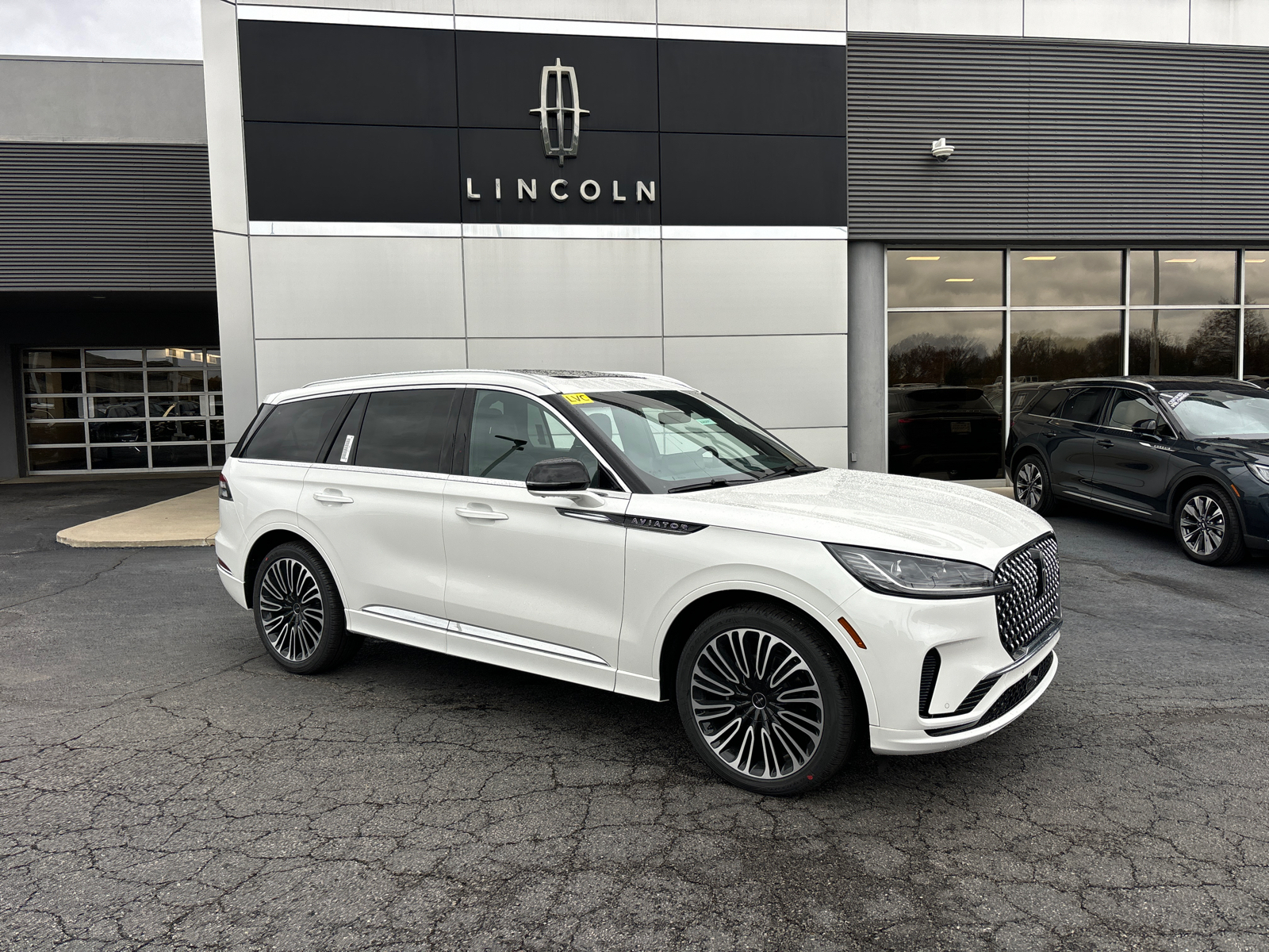 2025 Lincoln Aviator Black Label 1