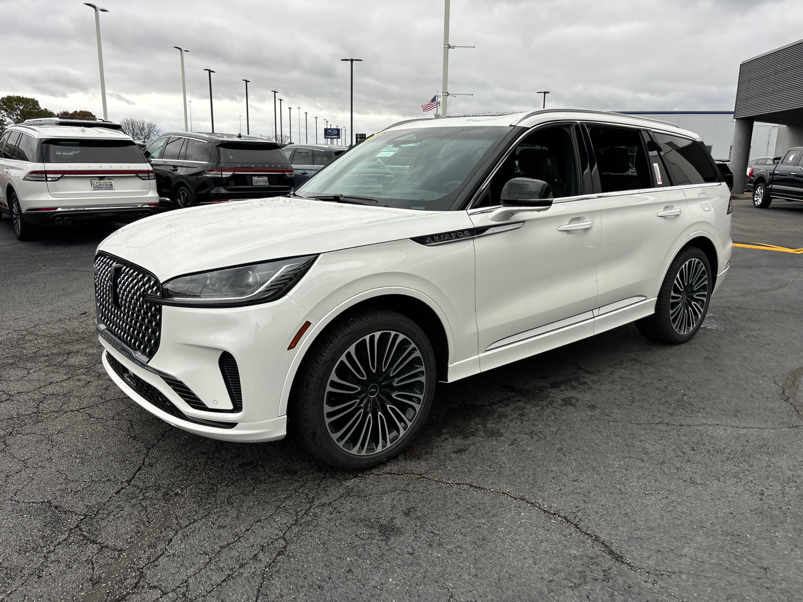 2025 Lincoln Aviator Black Label 3