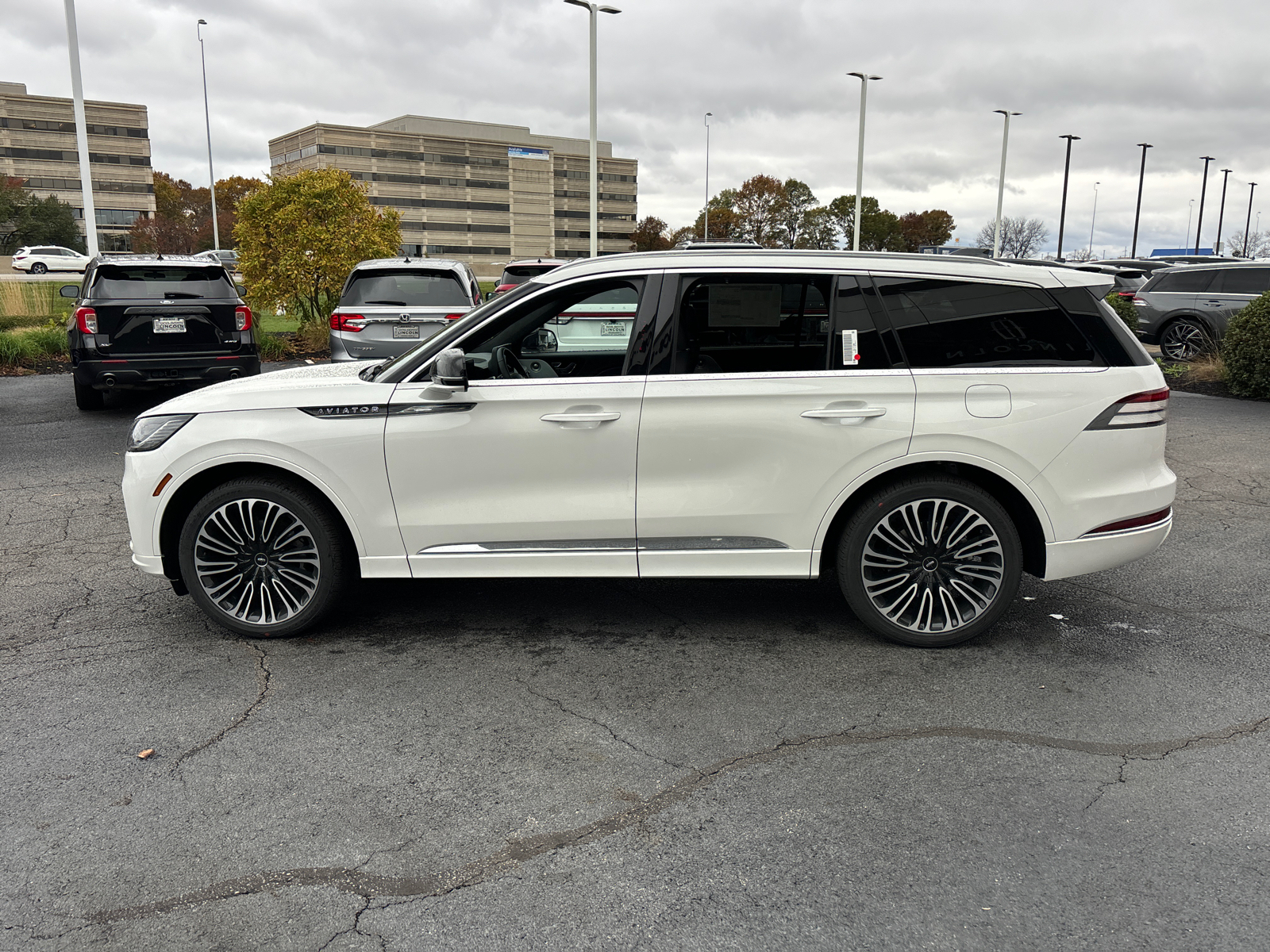 2025 Lincoln Aviator Black Label 4