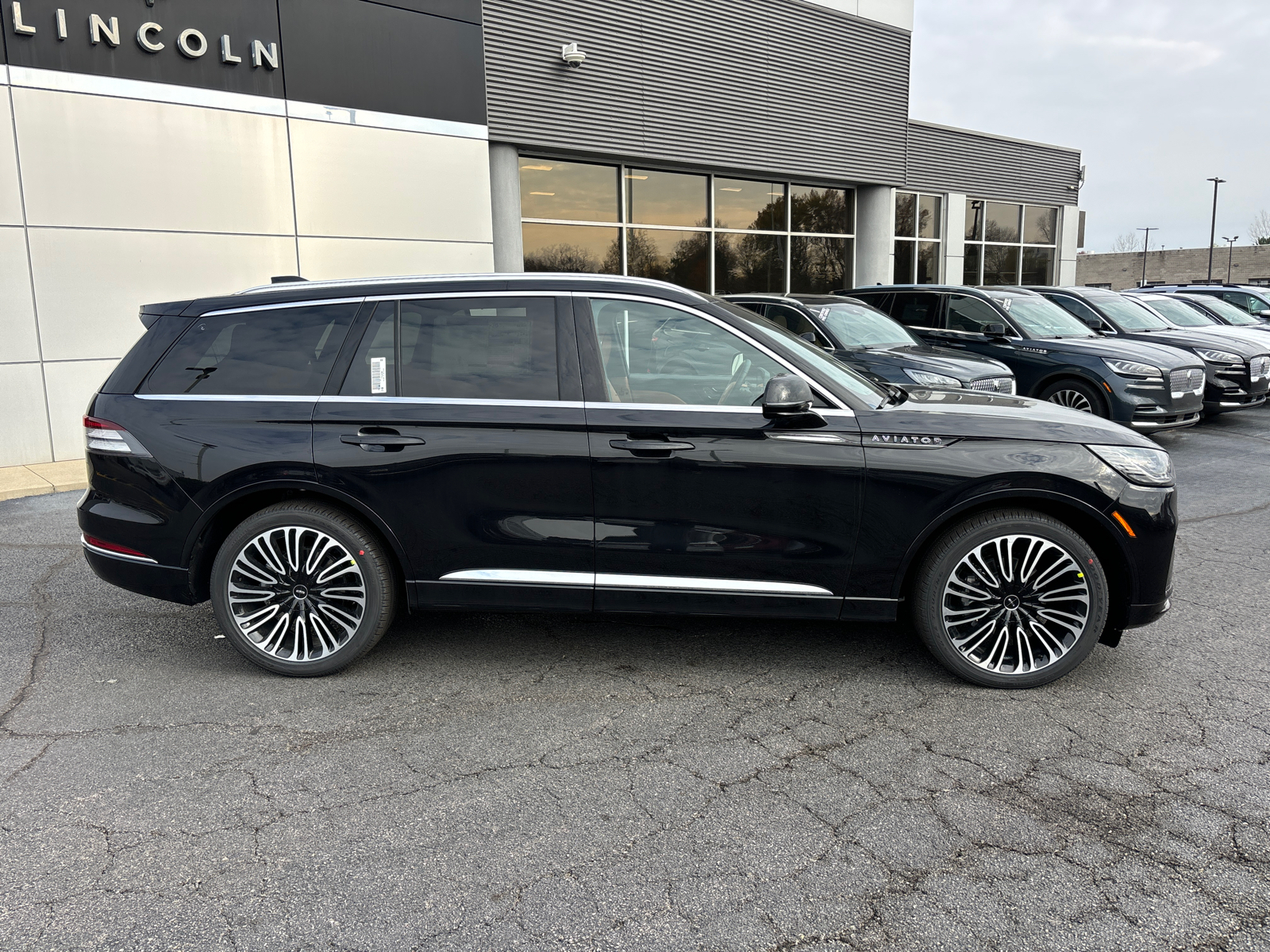 2025 Lincoln Aviator Black Label 8