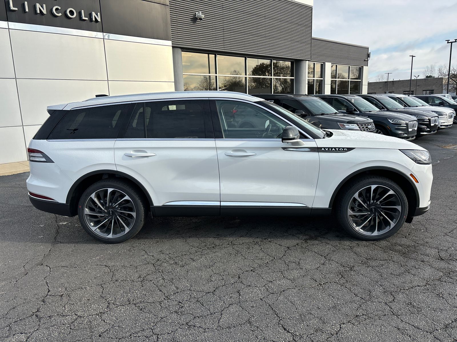 2025 Lincoln Aviator Reserve 8