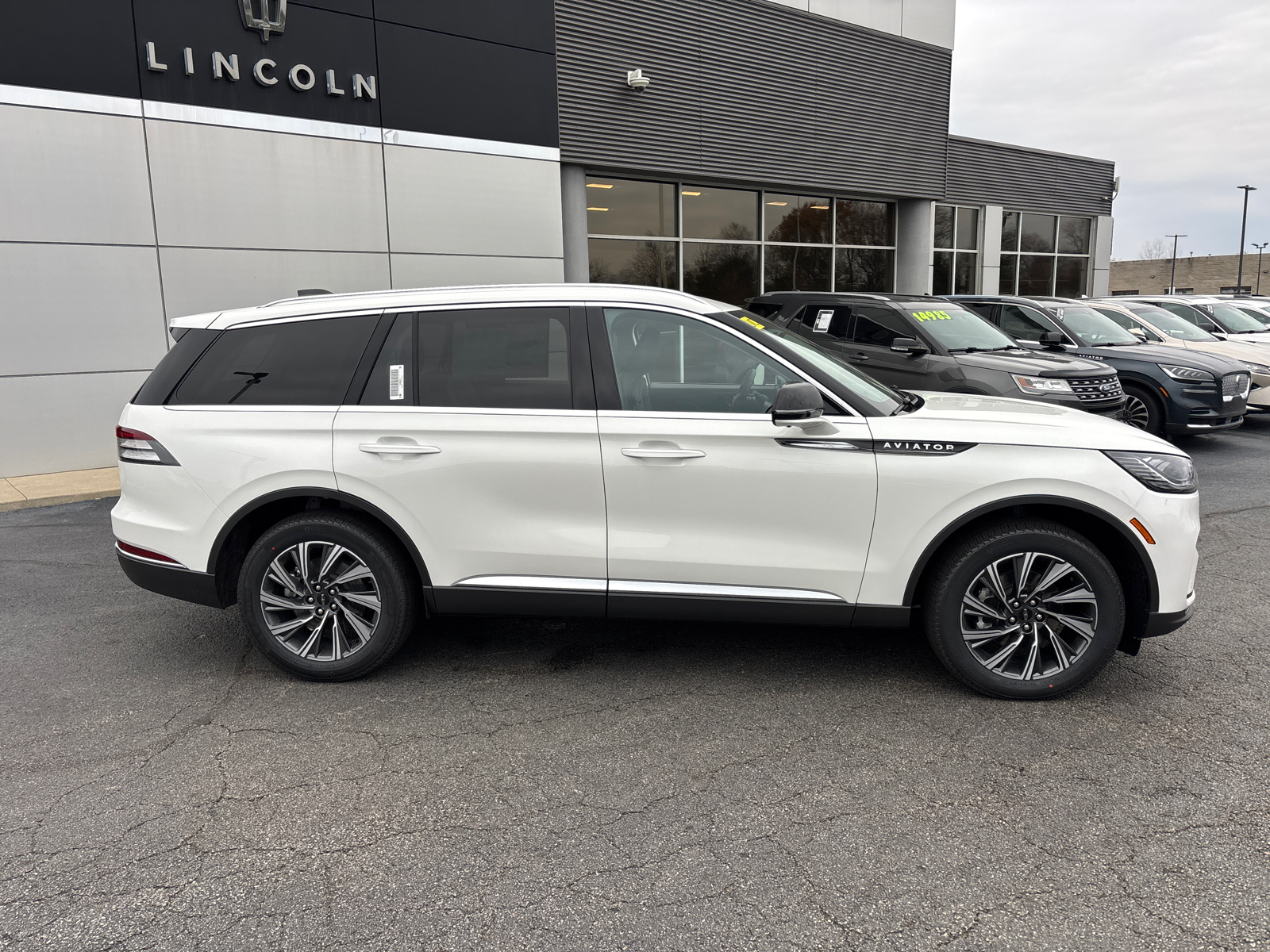 2025 Lincoln Aviator Premiere 8