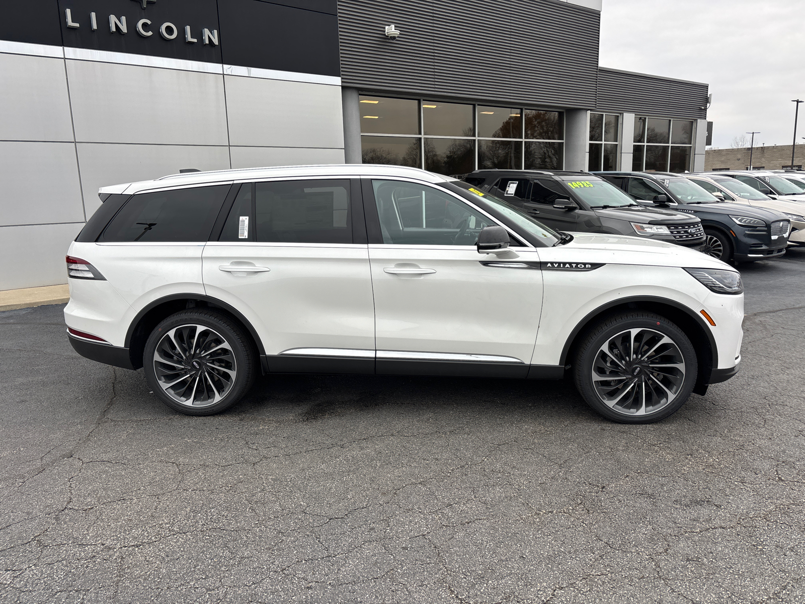 2025 Lincoln Aviator Reserve 8