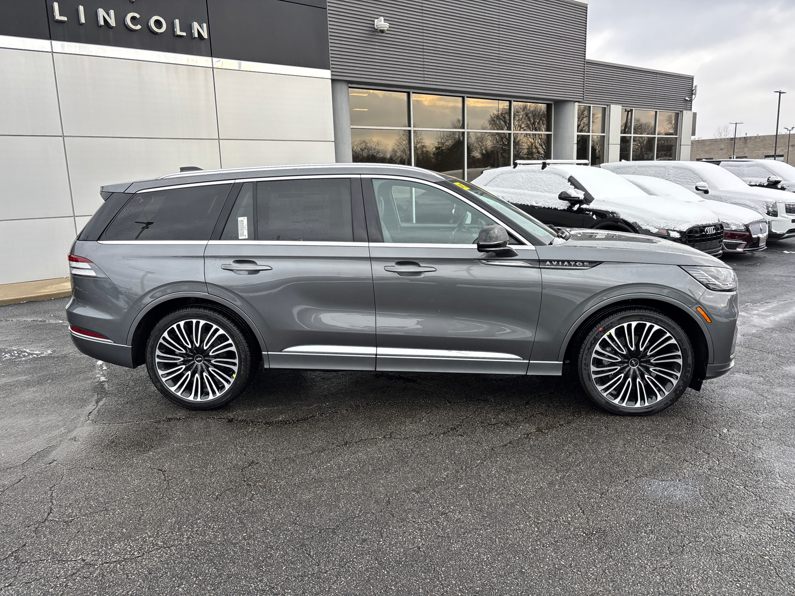 2025 Lincoln Aviator Black Label 8