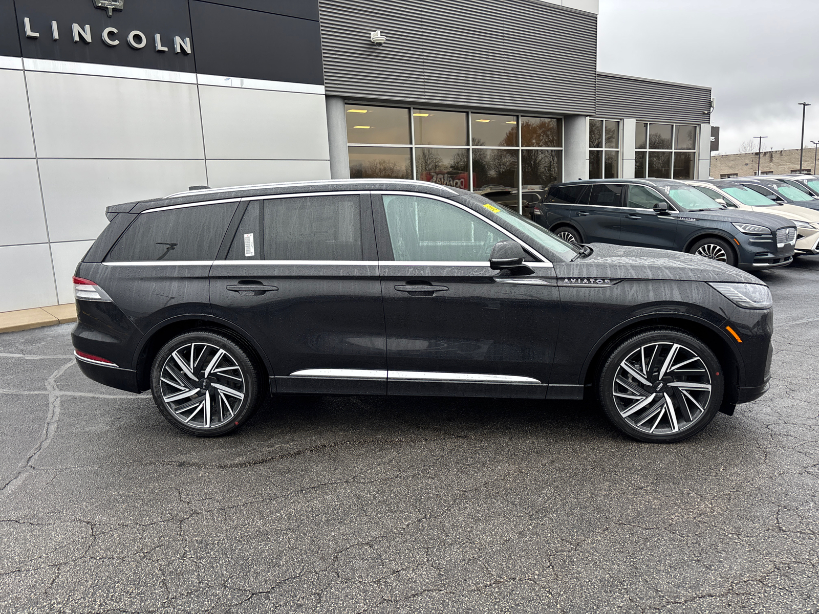 2025 Lincoln Aviator Black Label 8