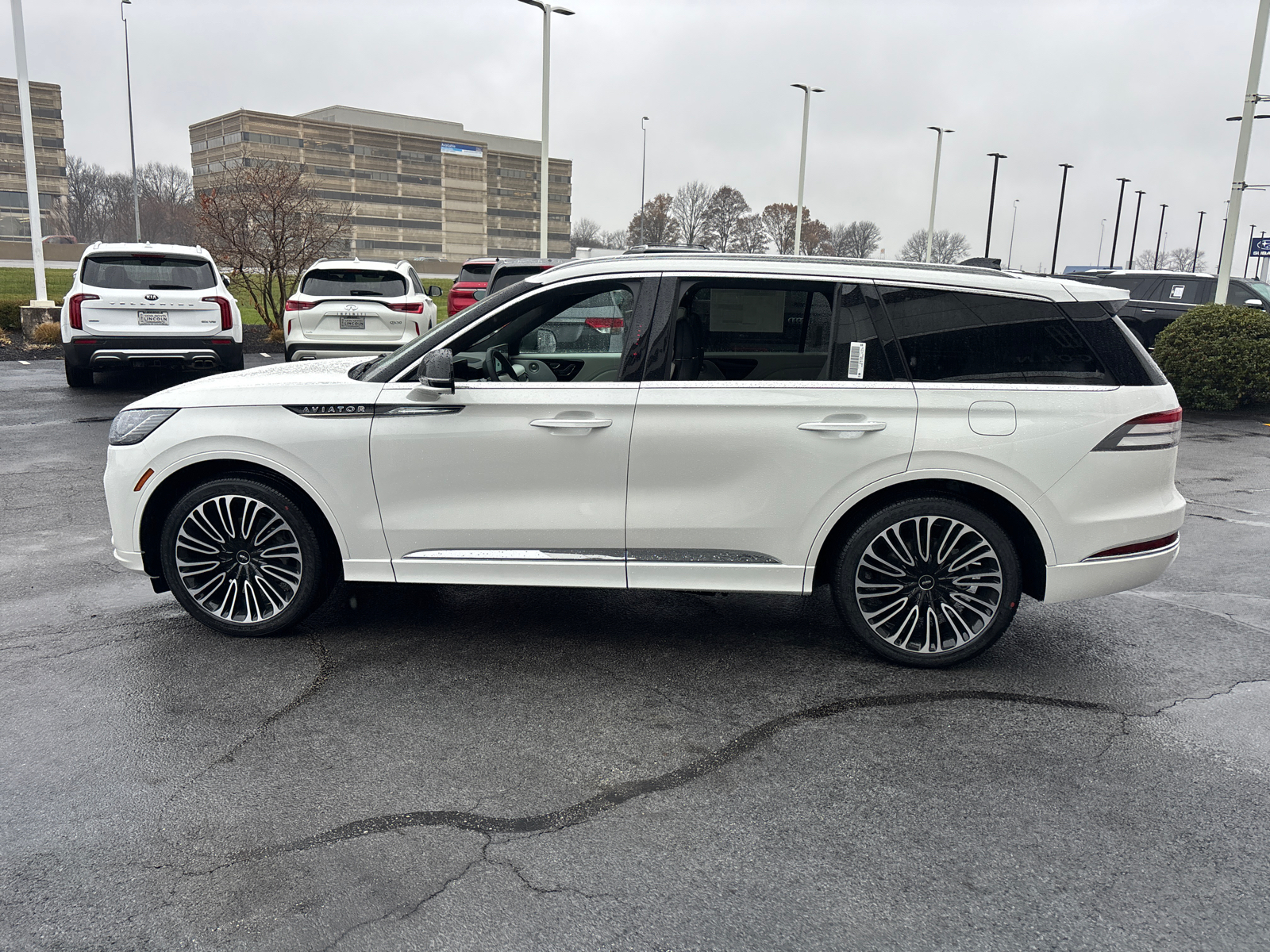 2025 Lincoln Aviator Black Label 4