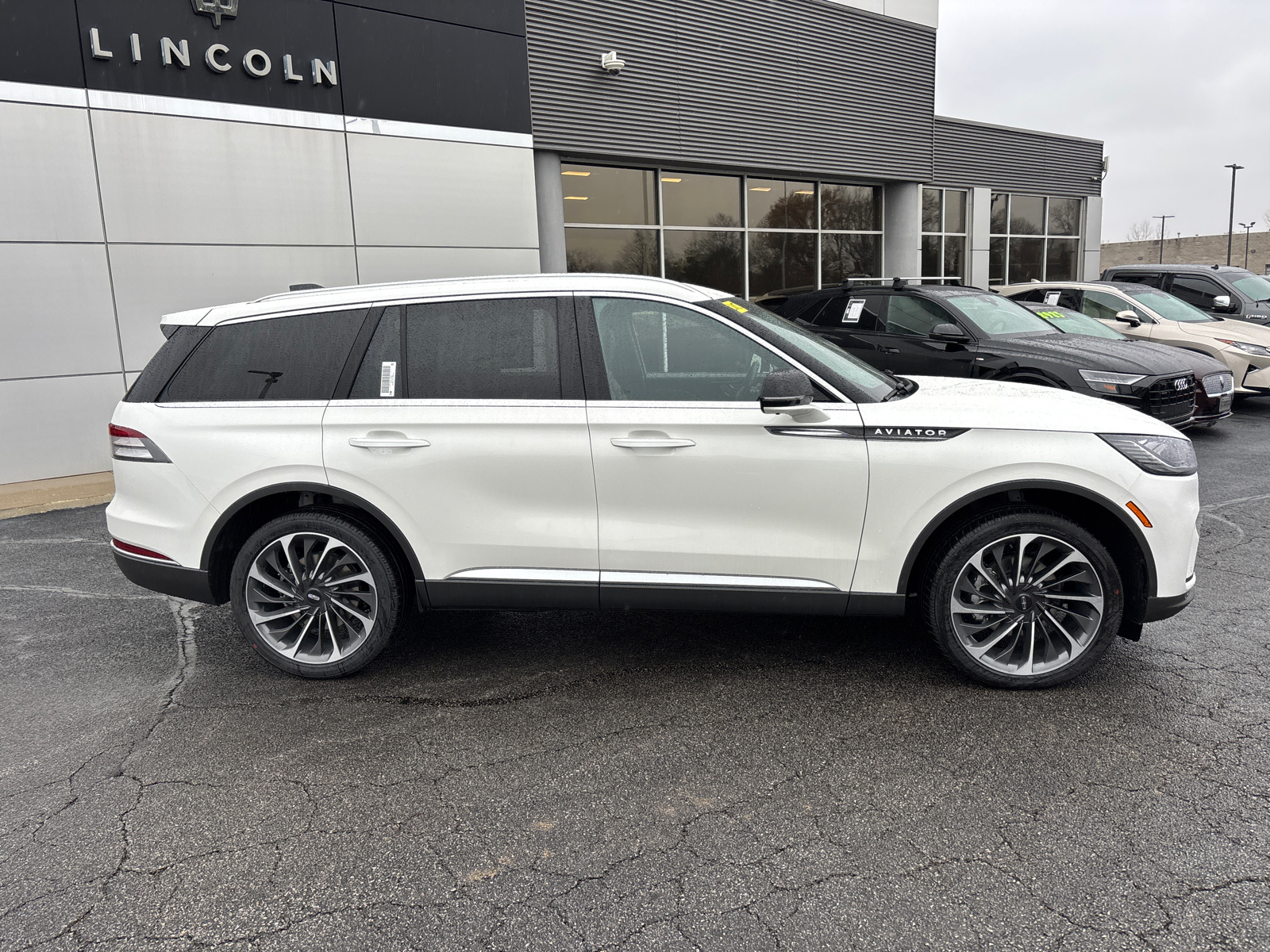 2025 Lincoln Aviator Reserve 8