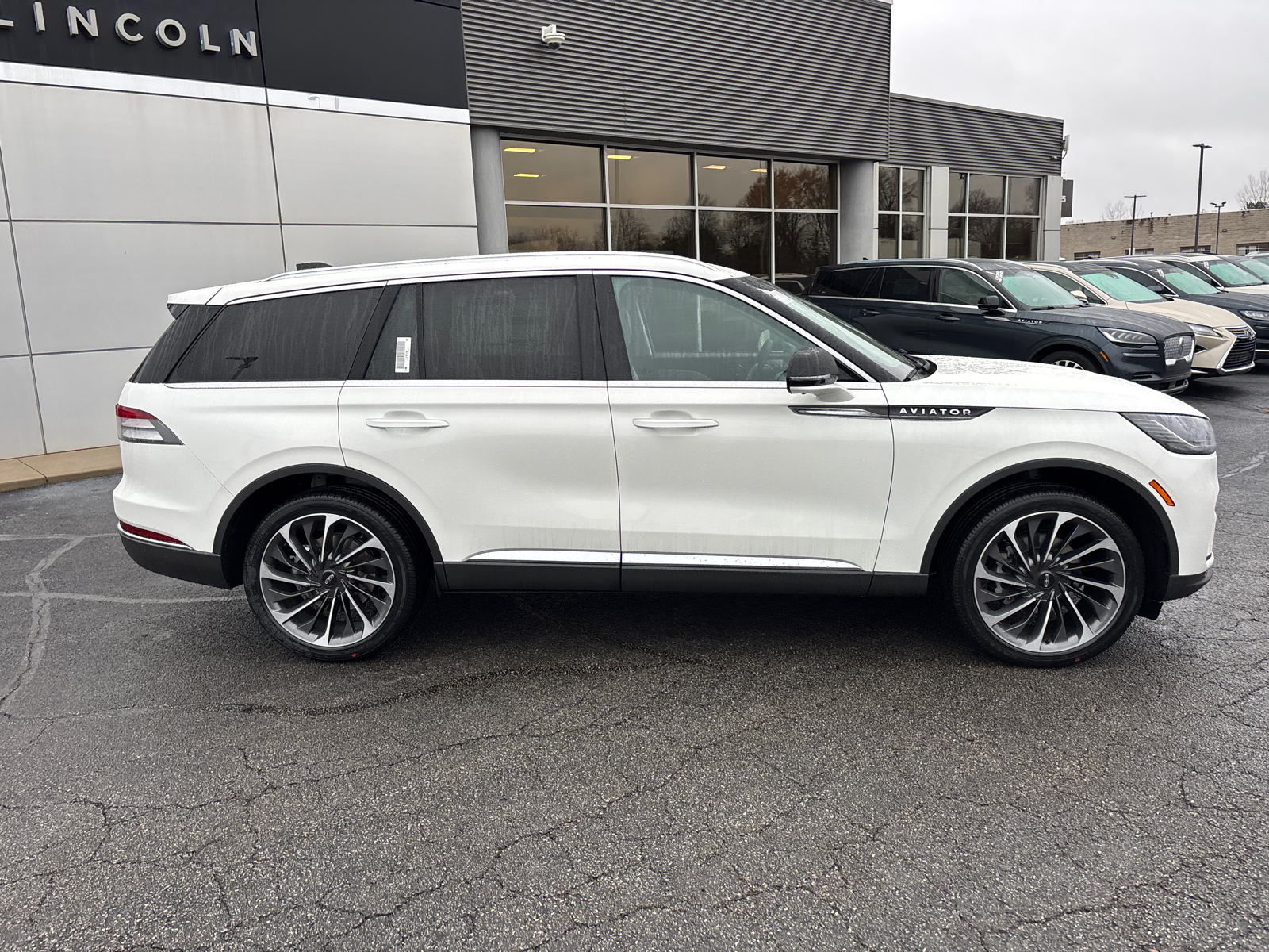 2025 Lincoln Aviator Reserve 8