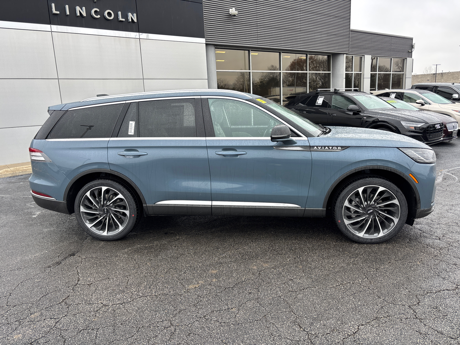 2025 Lincoln Aviator Reserve 8