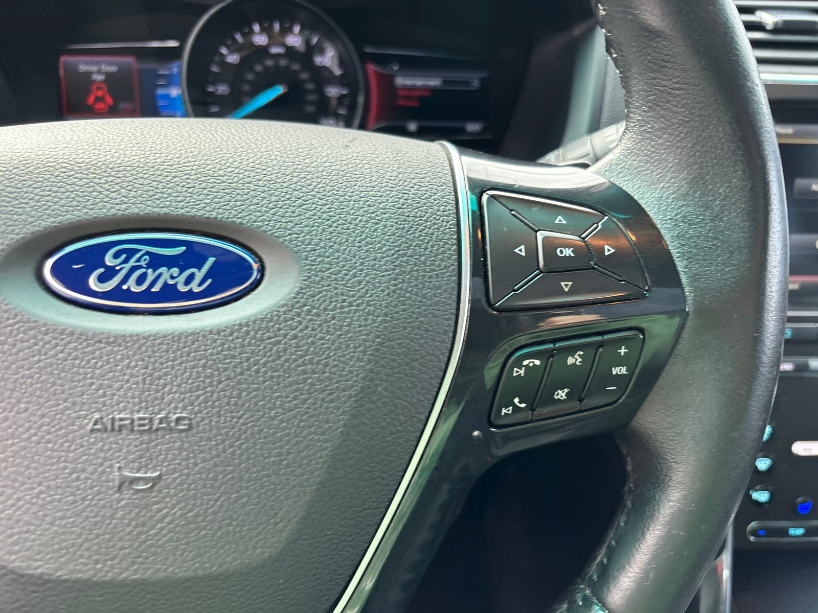 2016 Ford Explorer Limited 18