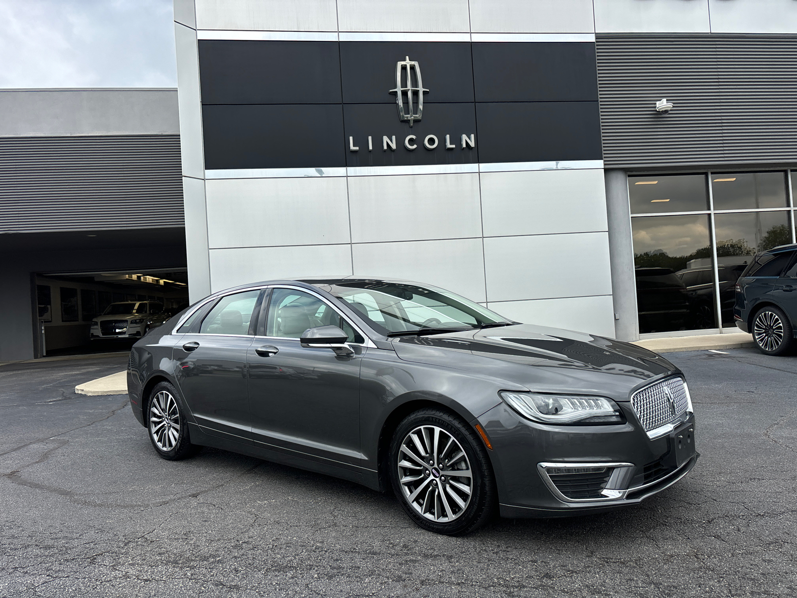 2018 Lincoln MKZ Hybrid Premiere 1