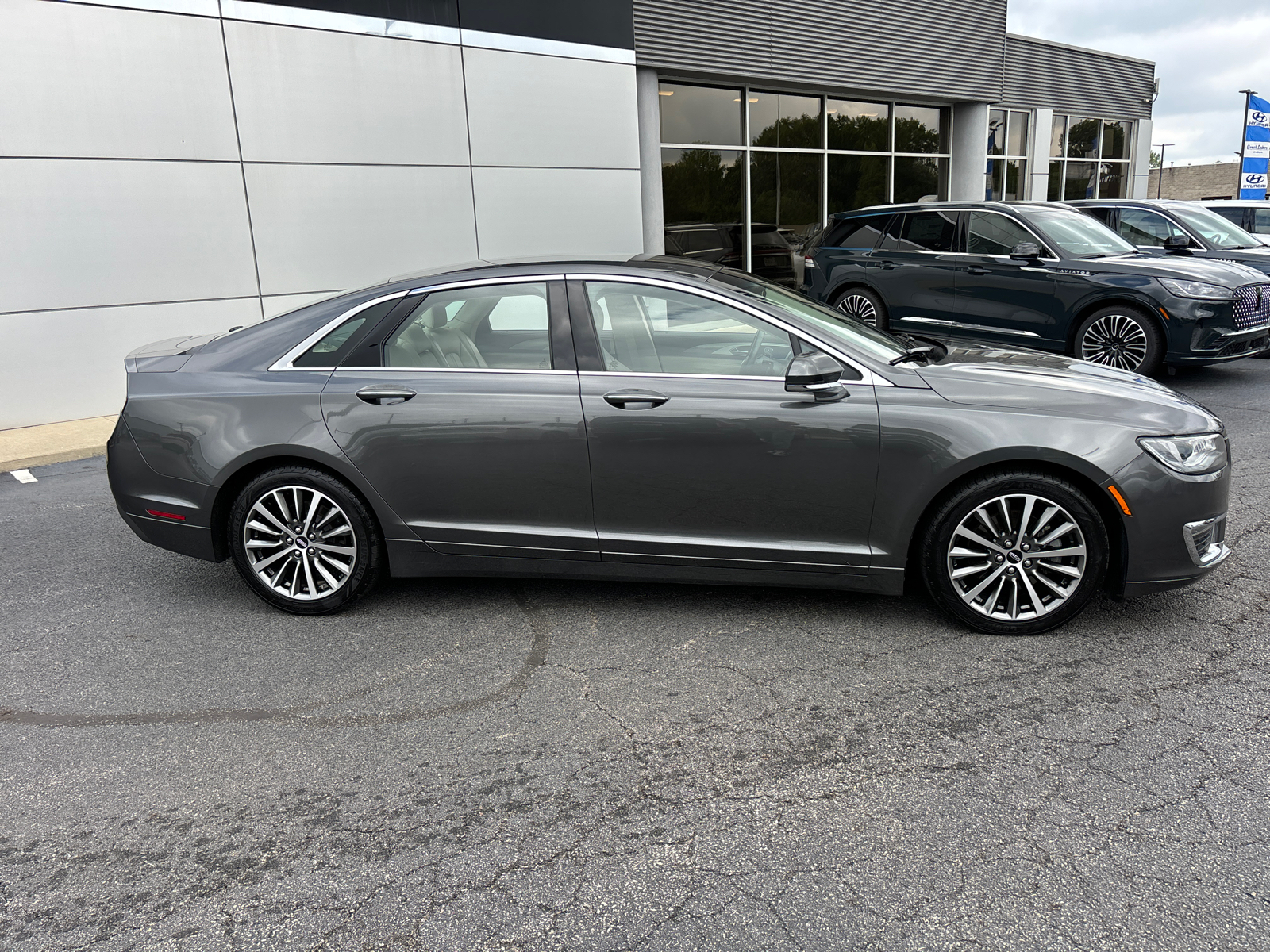 2018 Lincoln MKZ Hybrid Premiere 8