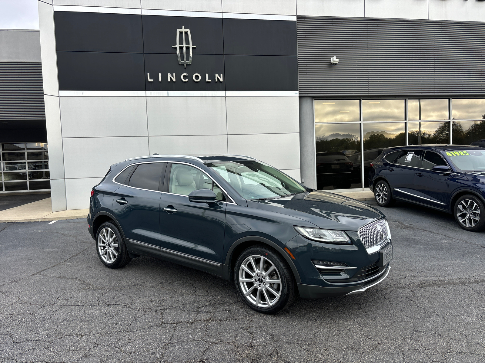 2019 Lincoln MKC Reserve 1