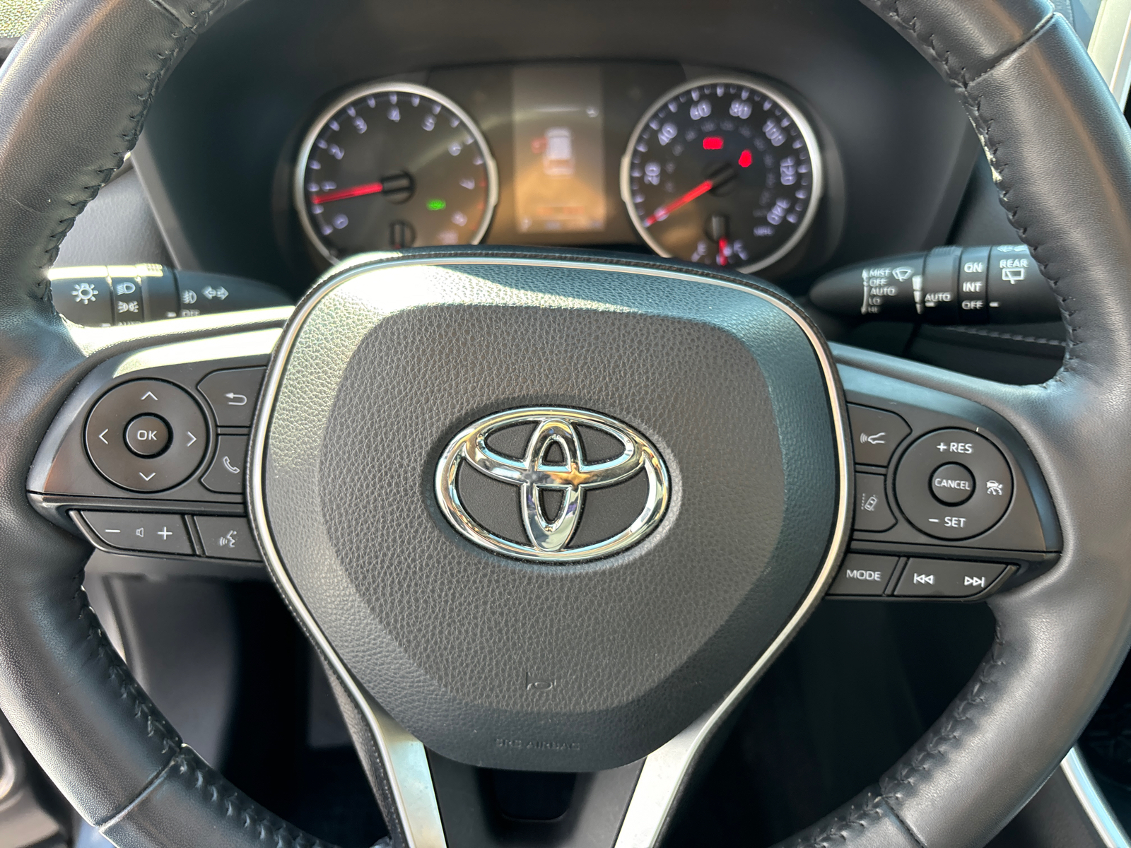 2020 Toyota RAV4 XLE Premium 16