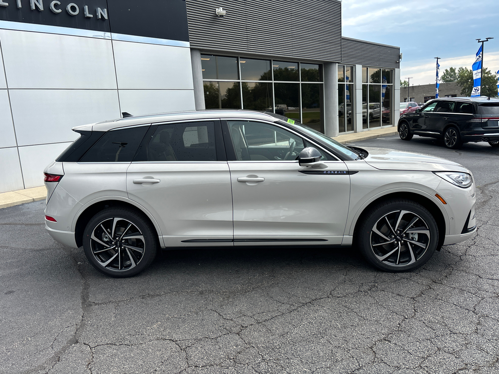 2024 Lincoln Corsair Grand Touring 8