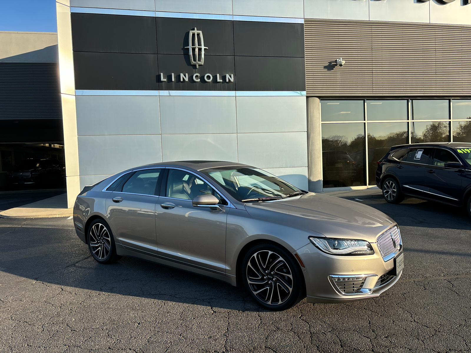 2020 Lincoln MKZ Reserve 1