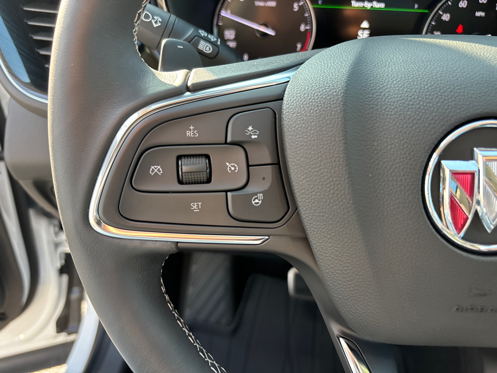 2023 Buick Envision Essence 18