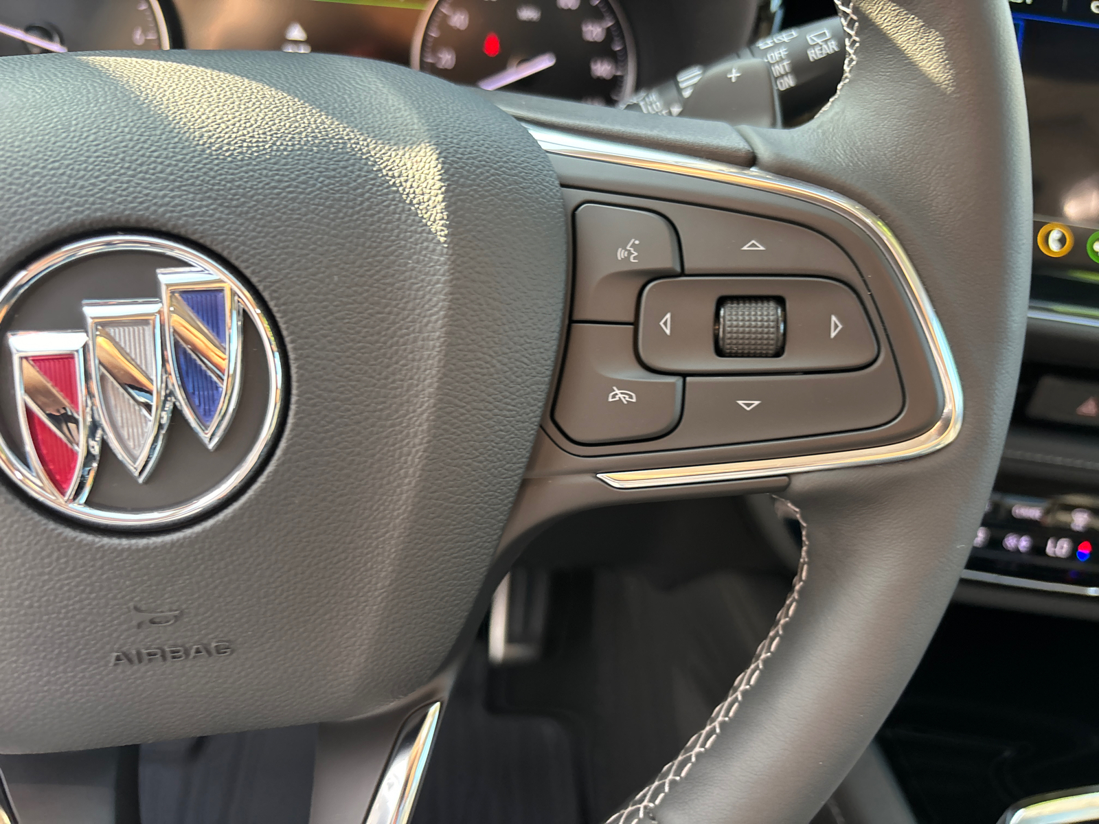 2023 Buick Envision Essence 19