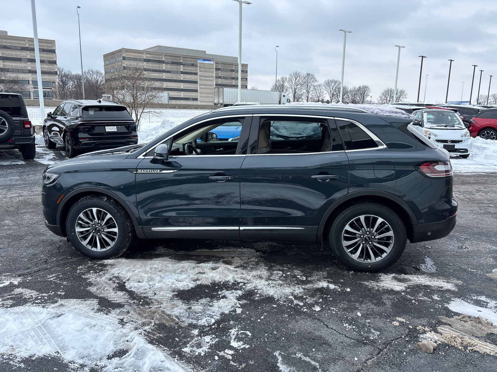 2022 Lincoln Nautilus Standard 4