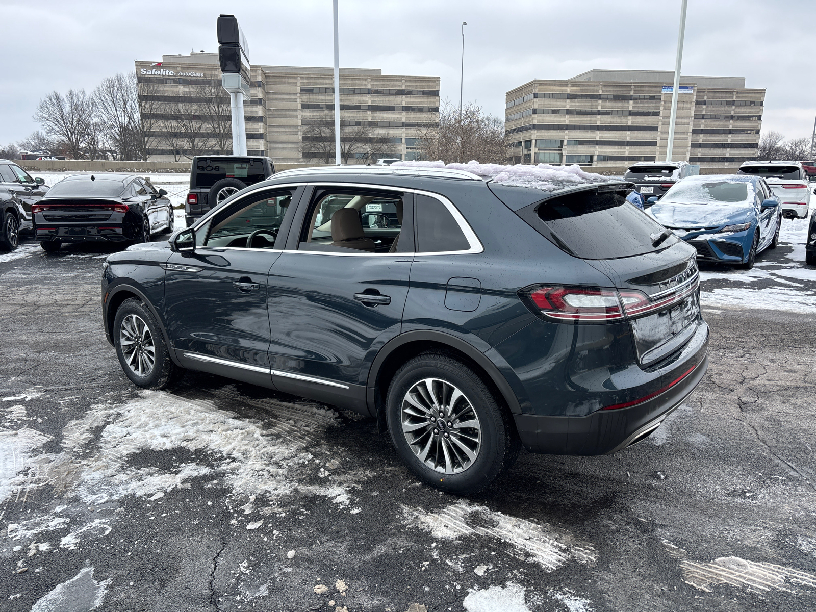 2022 Lincoln Nautilus Standard 5