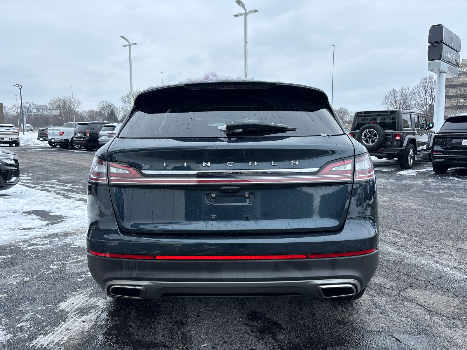 2022 Lincoln Nautilus Standard 6