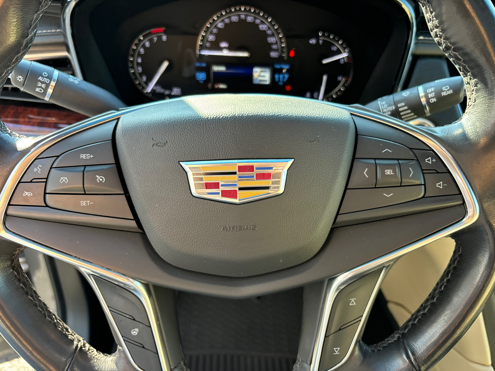 2018 Cadillac XT5 Luxury AWD 16