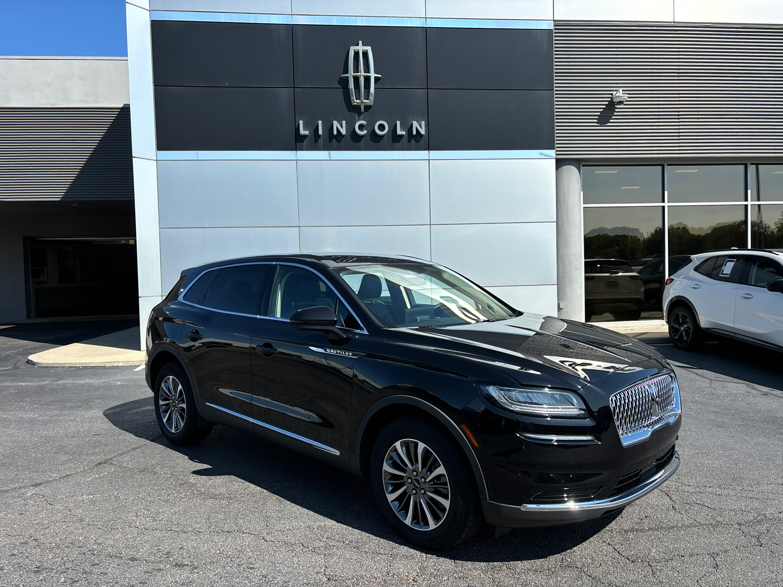 2022 Lincoln Nautilus Standard 1