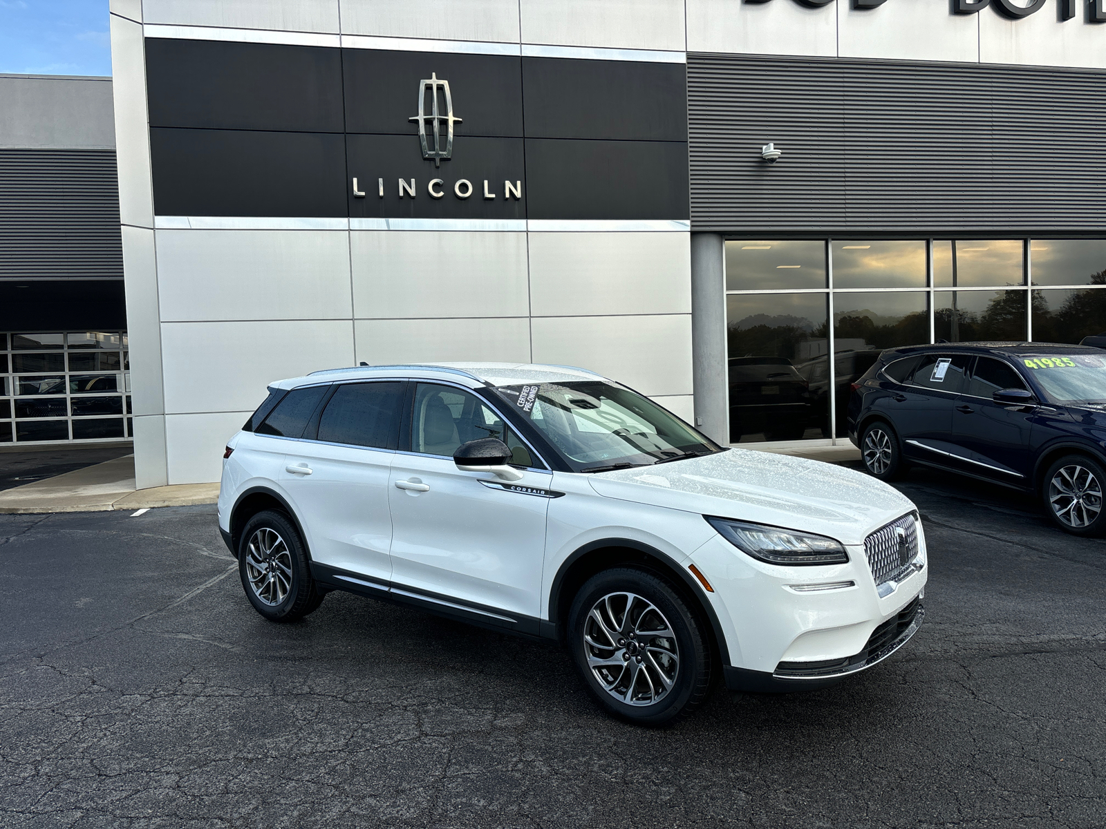 2022 Lincoln Corsair Standard 1