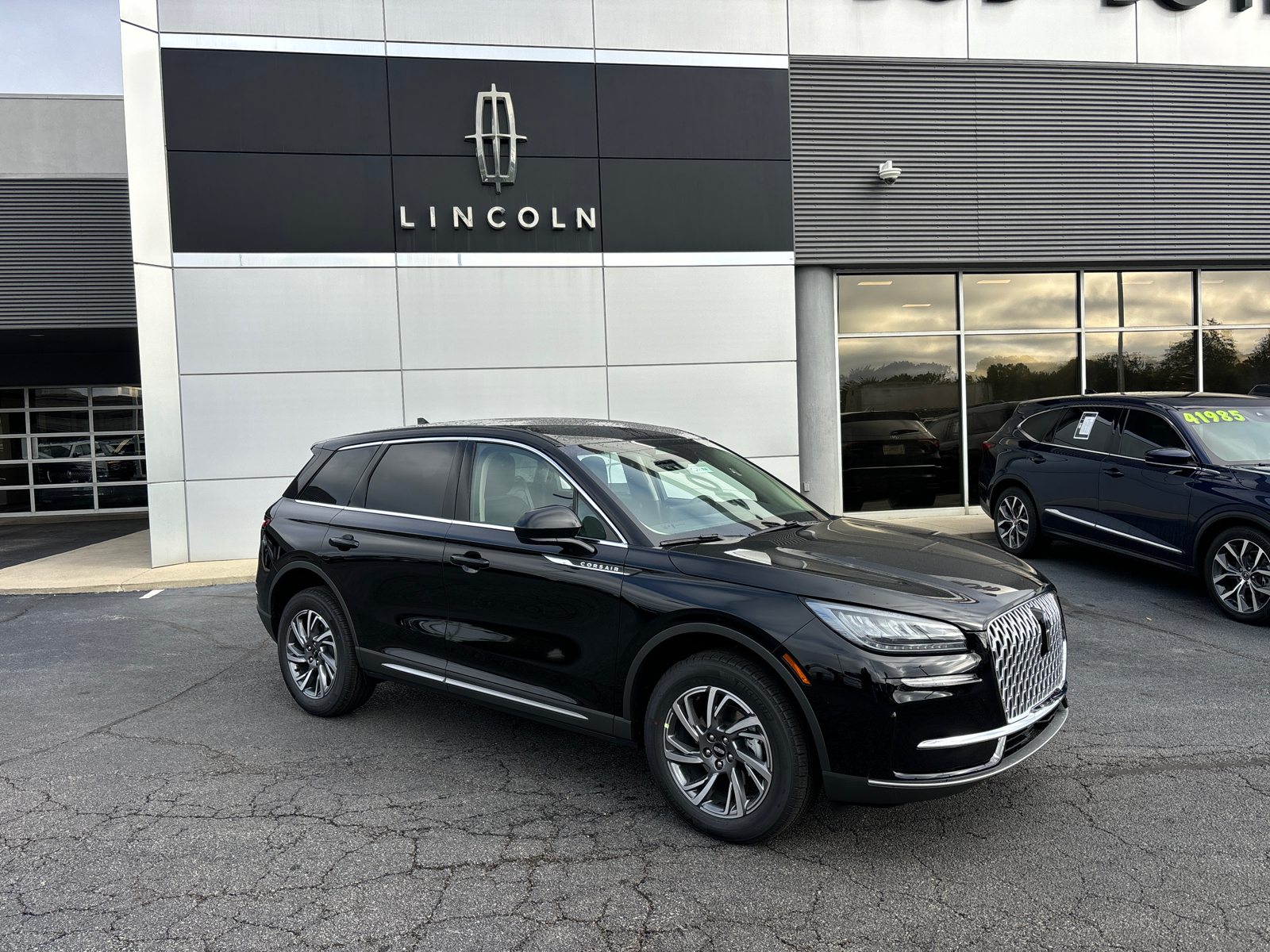 2025 Lincoln Corsair Premiere 1