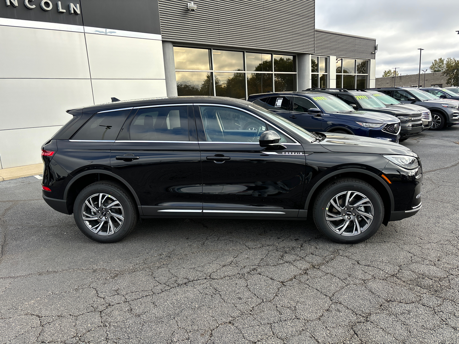 2025 Lincoln Corsair Premiere 8