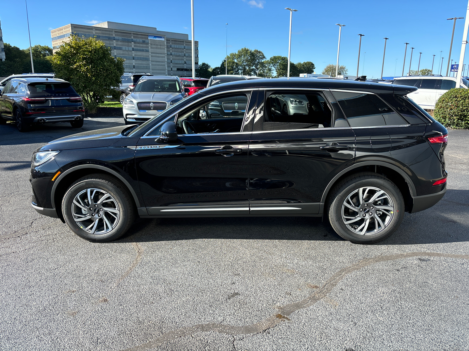 2025 Lincoln Corsair Premiere 4