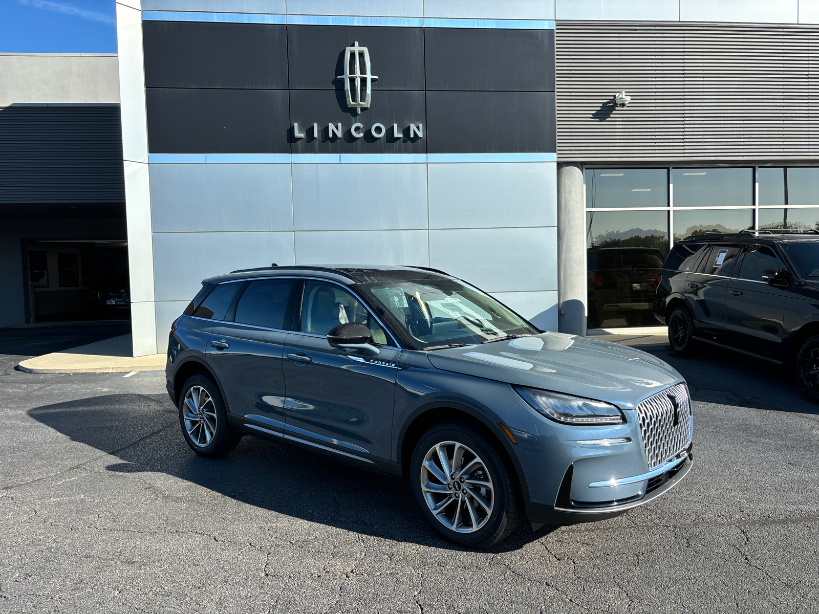 2025 Lincoln Corsair Premiere 1