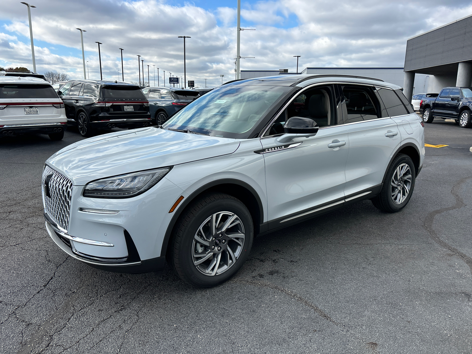 2025 Lincoln Corsair Premiere 3