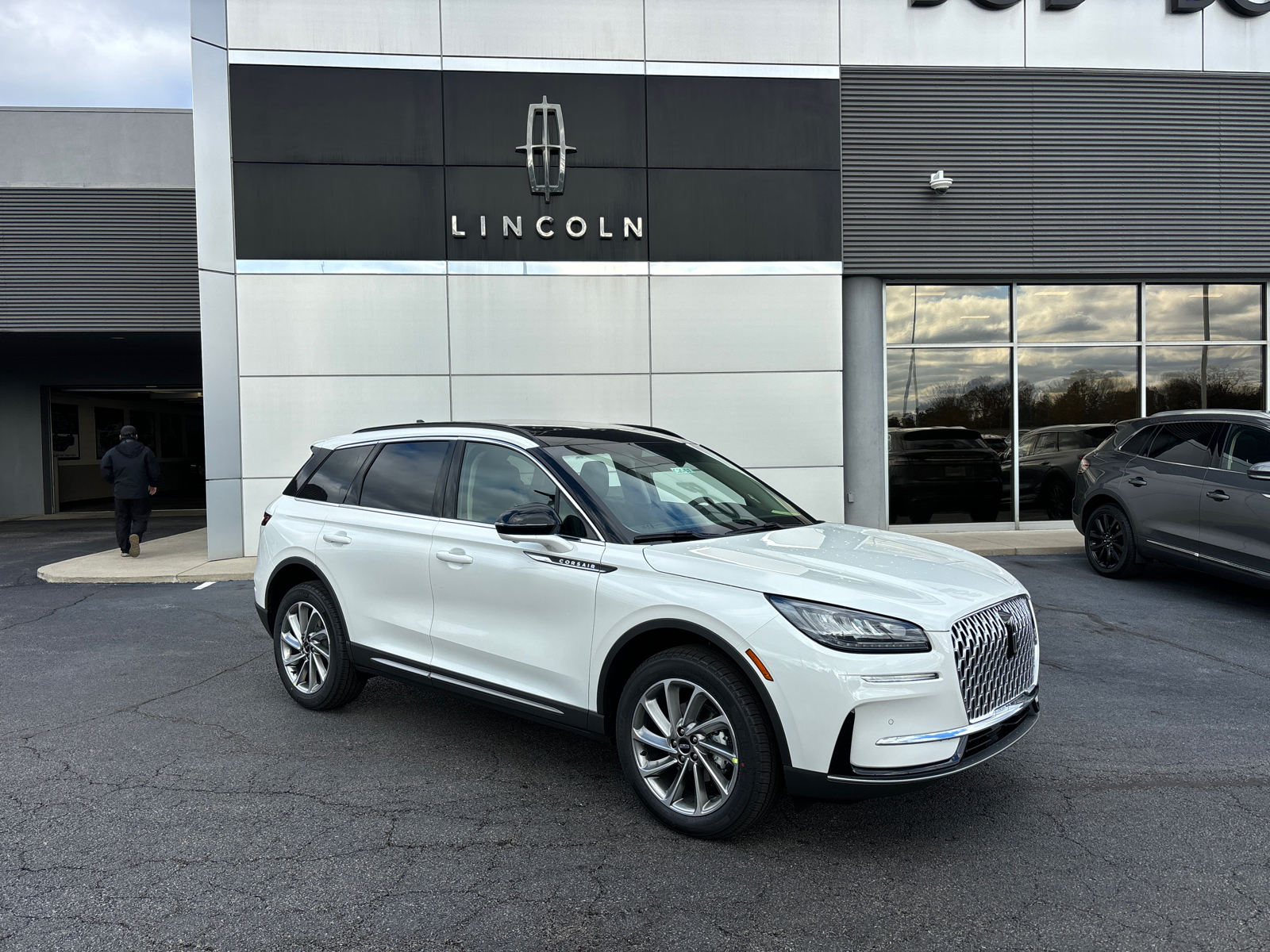 2025 Lincoln Corsair Premiere 1