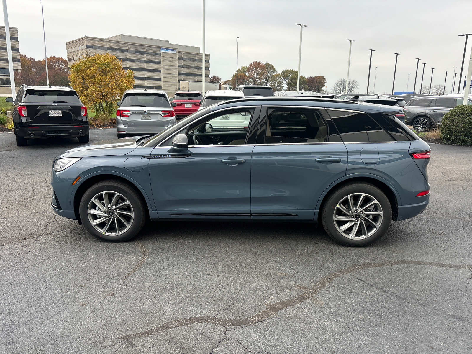 2025 Lincoln Corsair Grand Touring 4