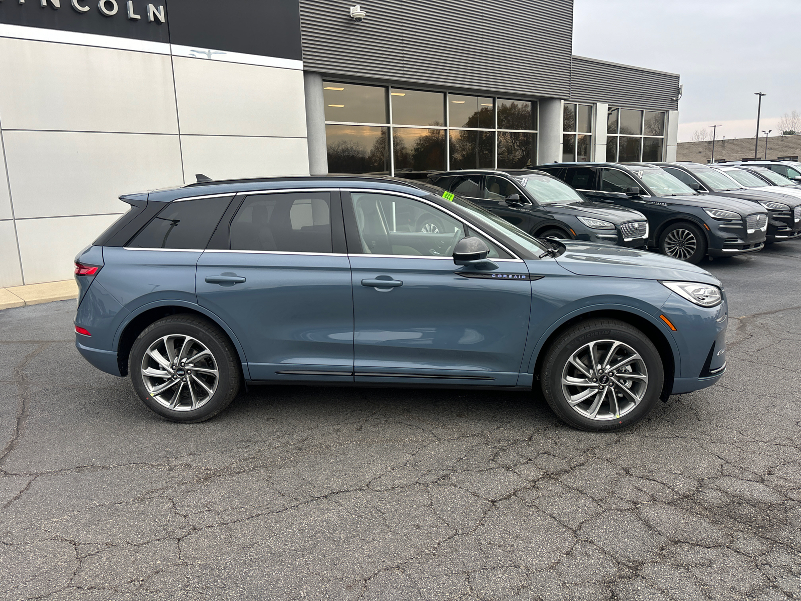 2025 Lincoln Corsair Grand Touring 8