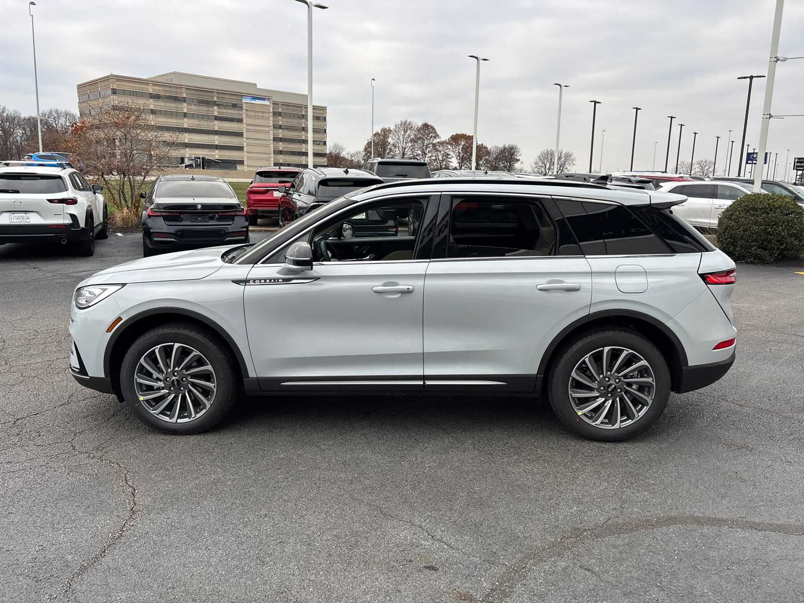 2025 Lincoln Corsair Reserve 4