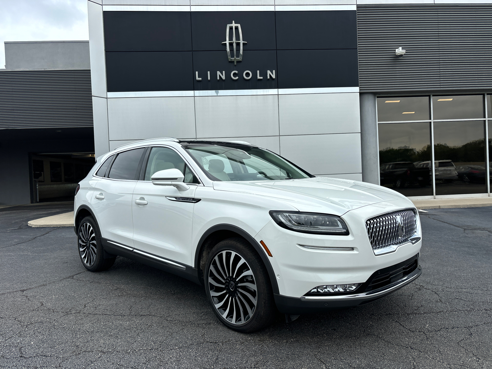 2021 Lincoln Nautilus Black Label 1