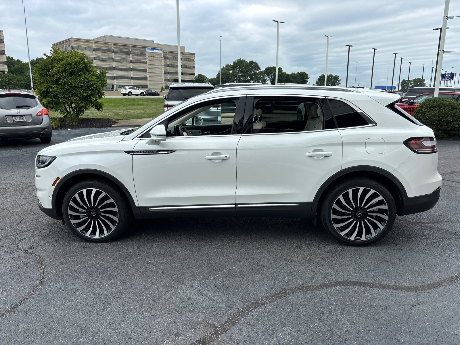 2021 Lincoln Nautilus Black Label 4