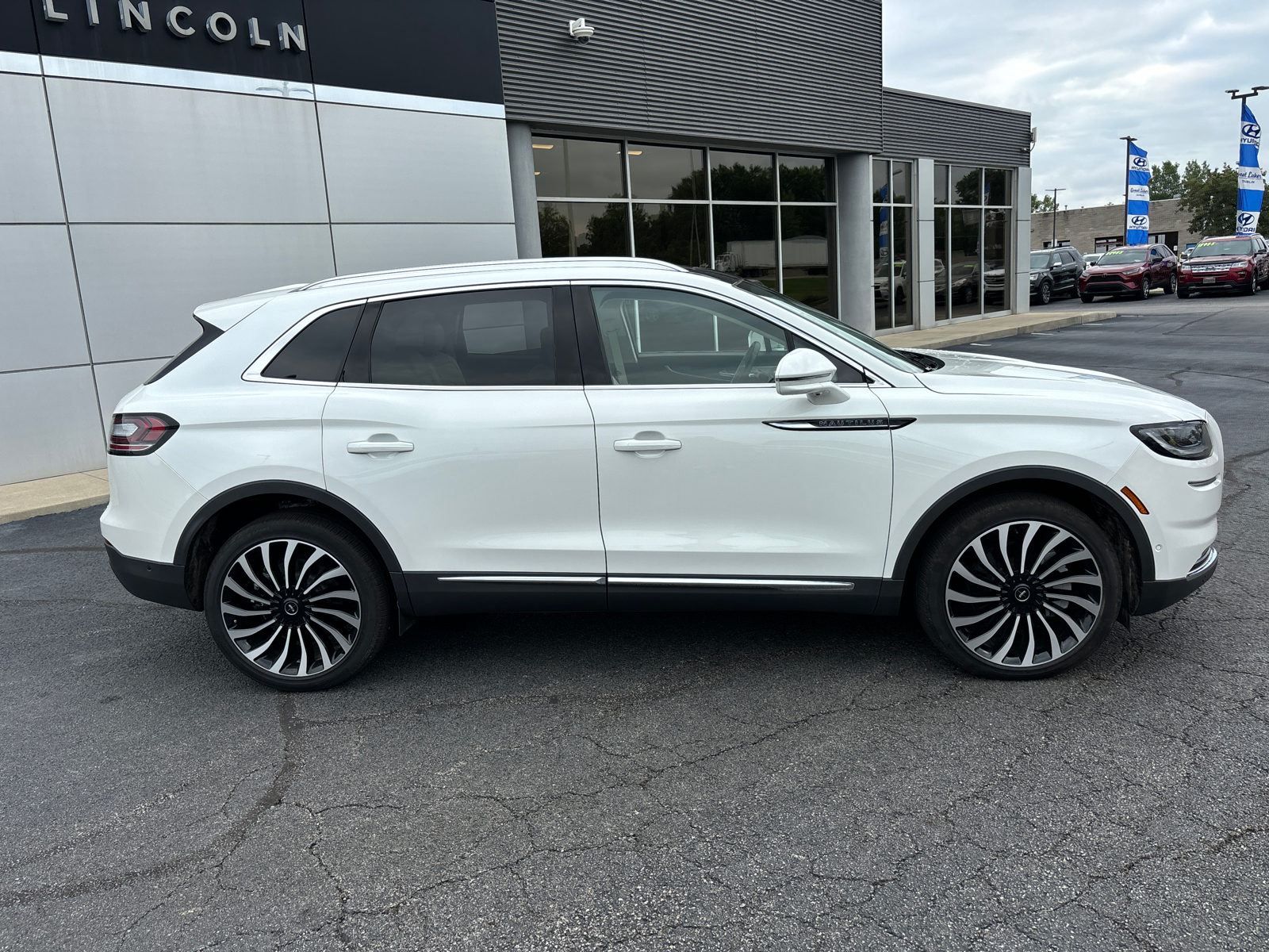 2021 Lincoln Nautilus Black Label 8